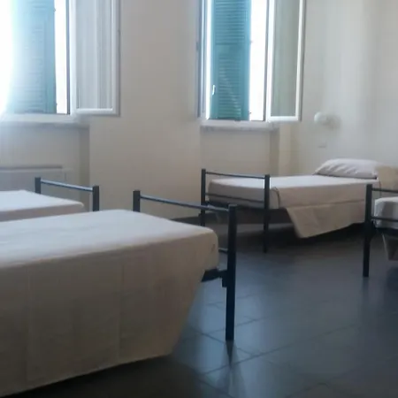 Hostel Ameglia * Ameglia