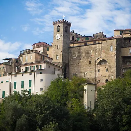 Hostel Ameglia * Ameglia