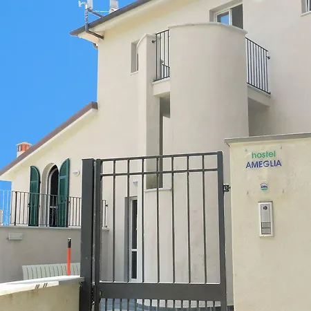 Hostel Ameglia *