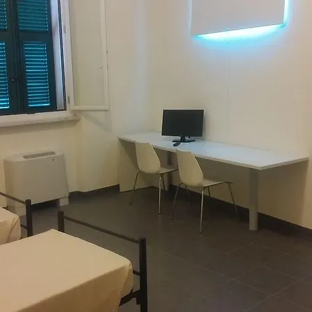 Hostel Hostel Ameglia *